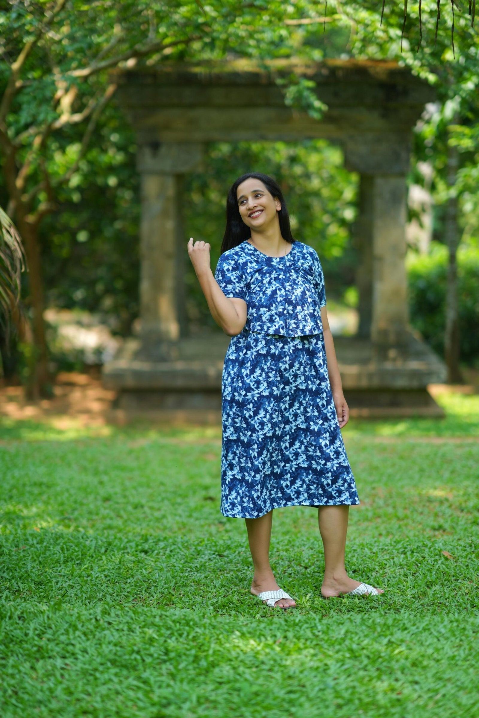 Serene Bloom Maternity & Nursing Dress – Deep Indigo Floral